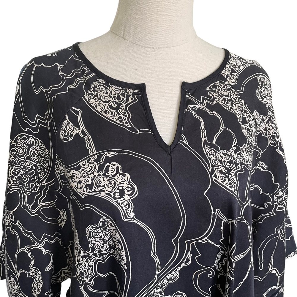ELLIS & DEWEY Sz S Boxy fit top with short bell sleeves - Picture 2 of 9
